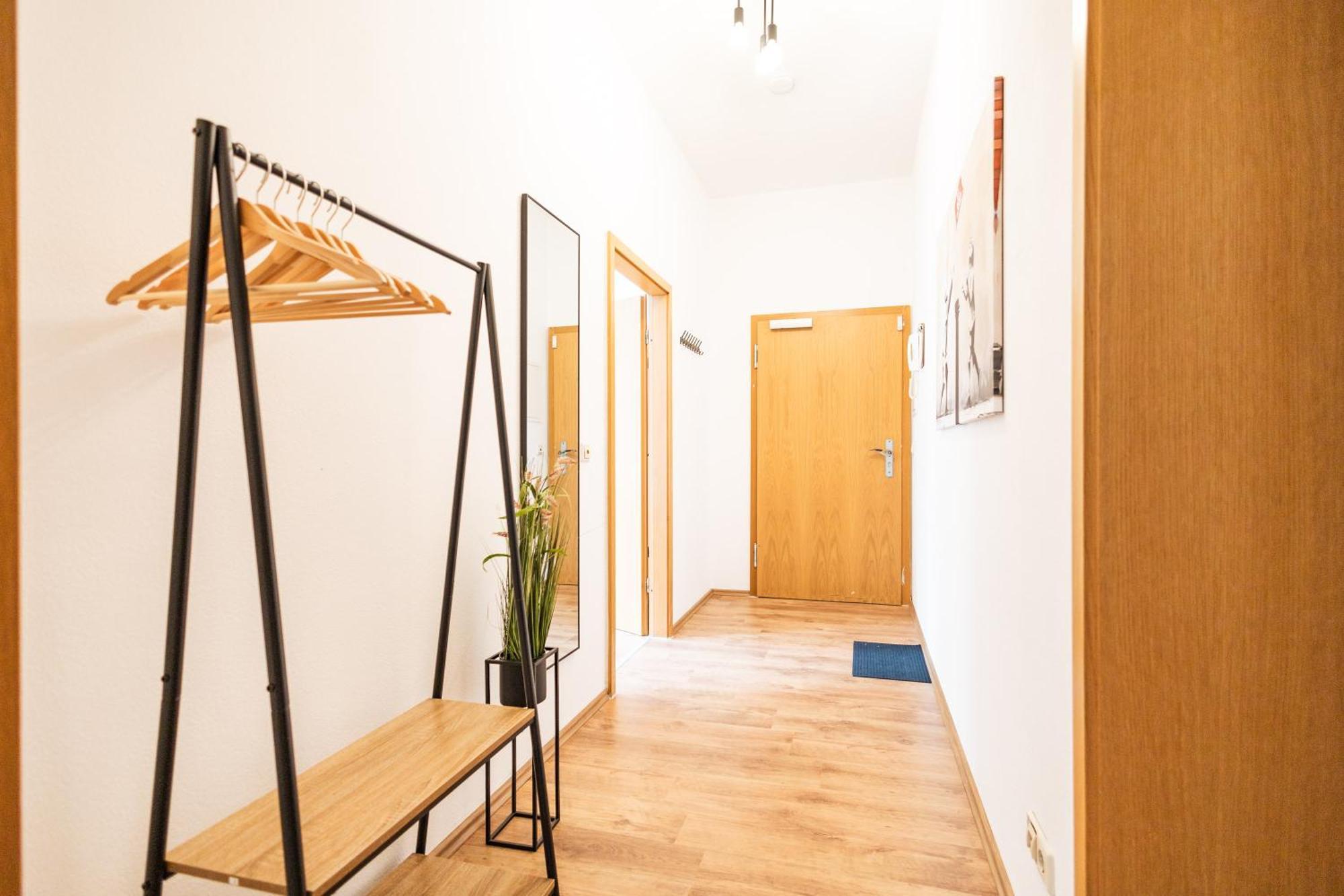 Ko-Living Space An Der Oper - Street Art Design Apartments ハレ エクステリア 写真